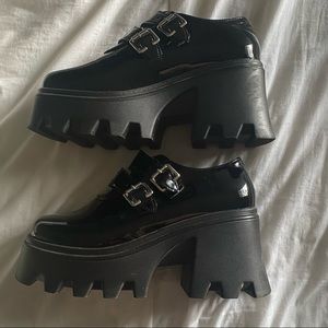 Grunge platform boots with belts